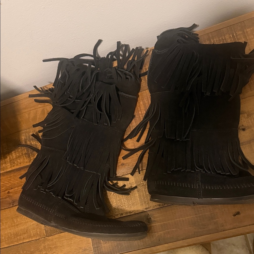 Minnetonka Black Fringed boots